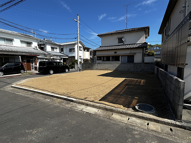 愛媛県松山市内浜町18番25